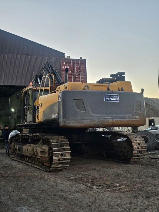 Экскаватор Volvo ec700