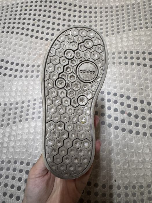 Кроссовки адидас для девочки