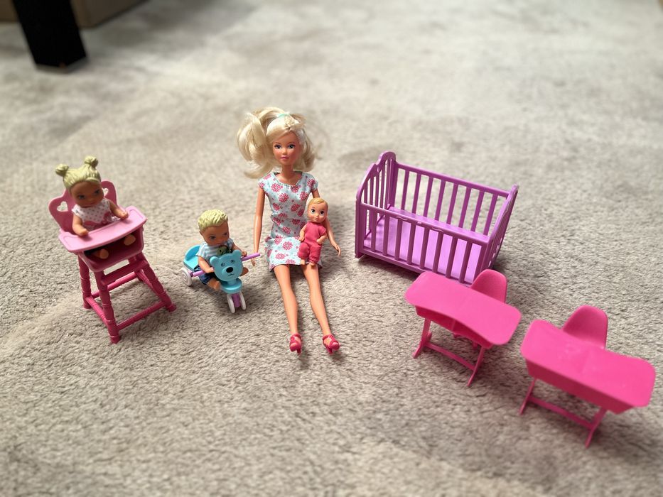 Кукла Стефи майка на три дечица .