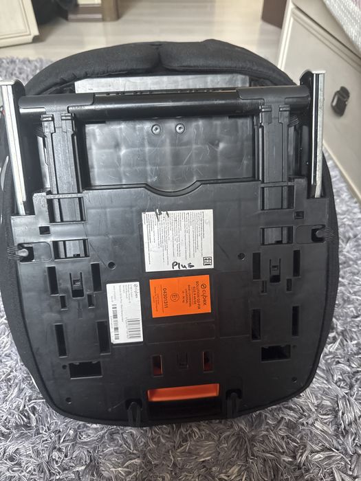 Продам детское автомобильное кресло CYBEX SOLUTION Q 2-Fix