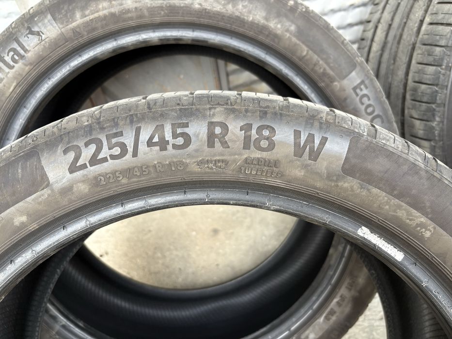 4 броя Континентал летни 24г. Предни 225/45/18 Задни 245/40/18