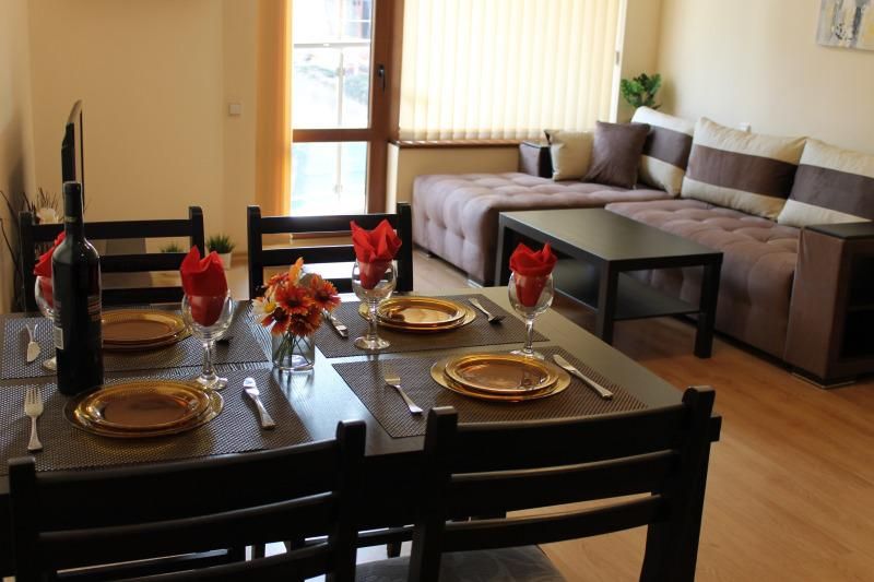 Дава се под наем Двустаен апартамент в Пловдив, Център - 75 кв.м за 485 € - Снимка #1