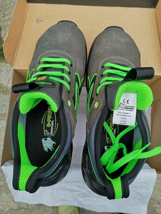 Нови работни обувки с бомбе