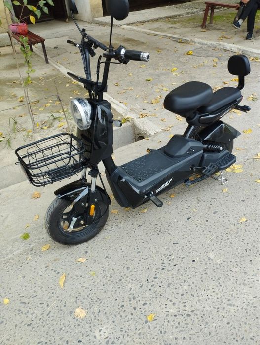 Skuter deyarli yangi
