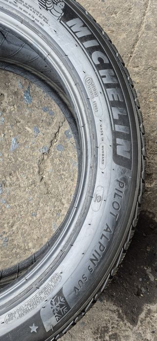 4 anvelope iarna,doua Continental ca noi,doua Michelin 10%uzura,255/50/21.Pretul este pe bucata.