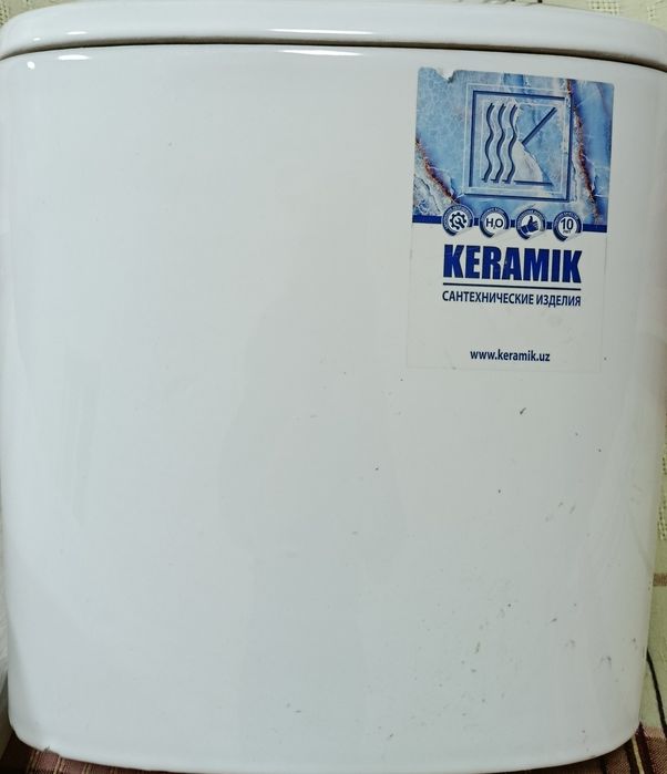 Новый бачок и унитаз компакт