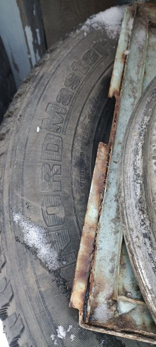 Продам резины 15 размера зимний