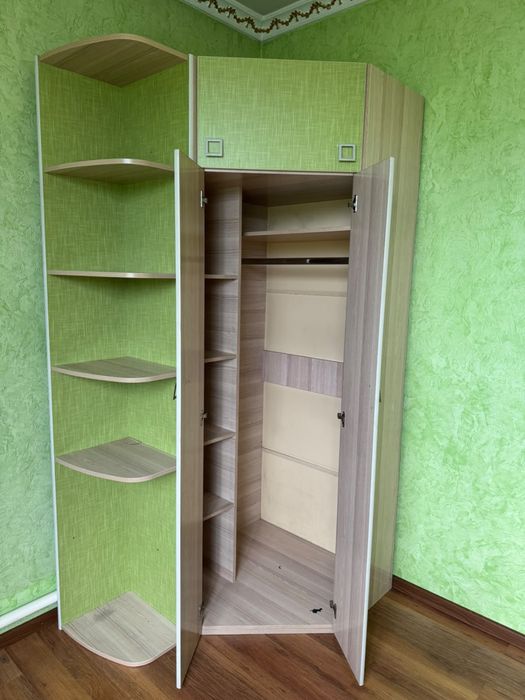 Шифоньер для одежды и аксессуаров