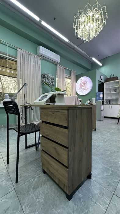 сдаются рабочие места в студии красоты