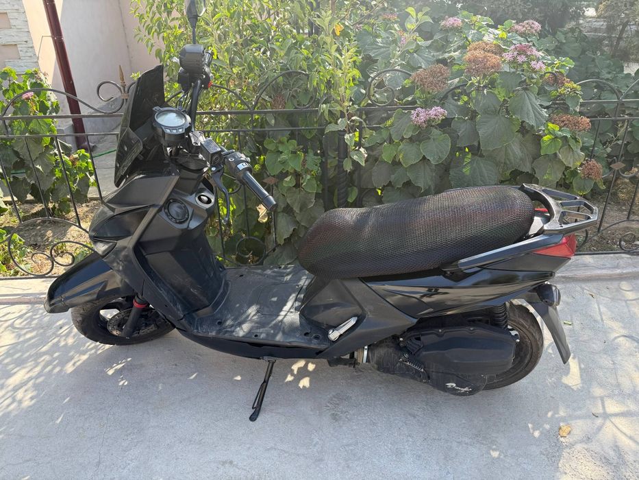 Skuter drongo samuray
