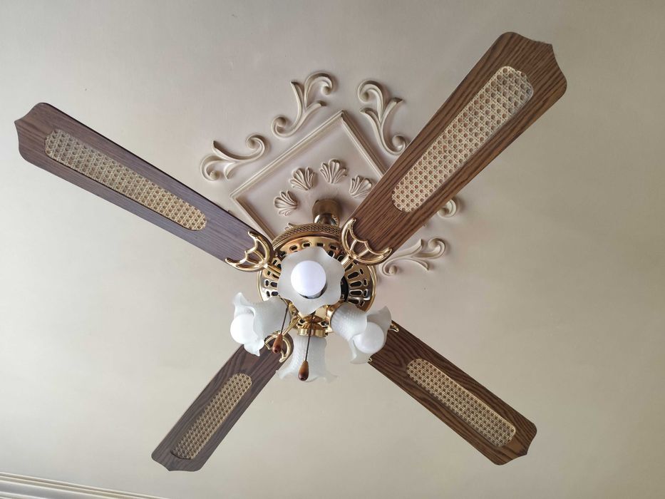 Вентилатор с осветление за таван