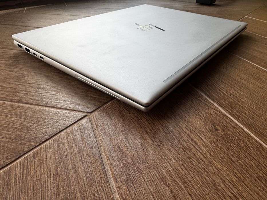Лаптоп HP Elitebook 840 G9, 1 TB SSD + подарък