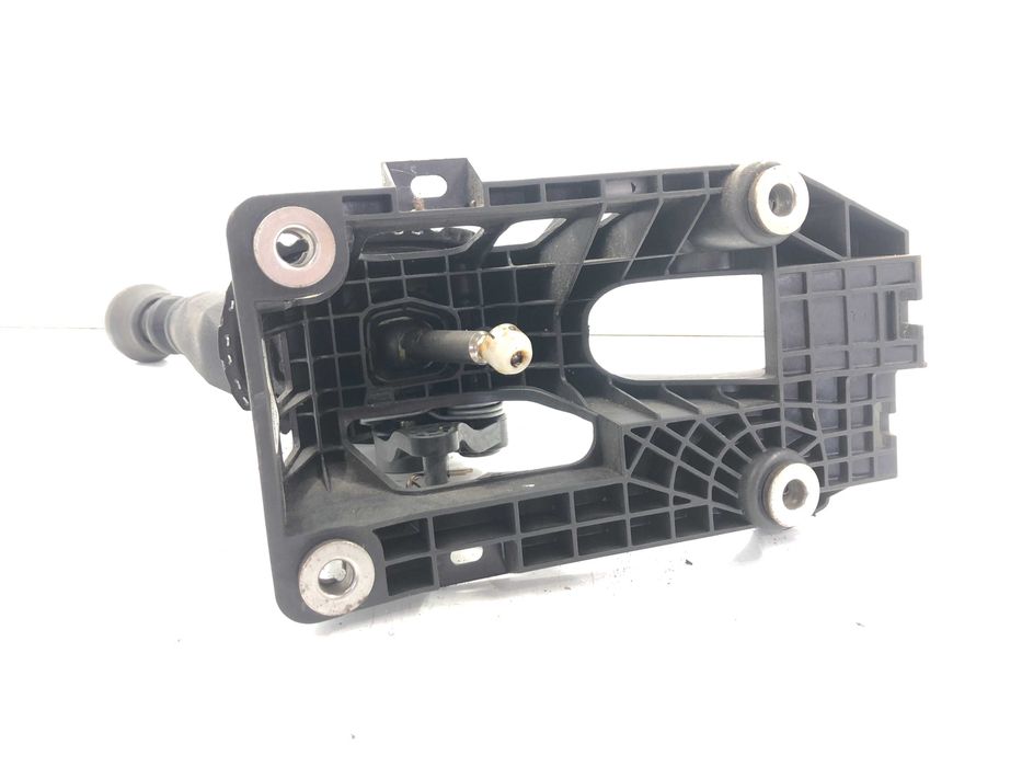 Скоростен лост от Toyota yaris xp13 2014г