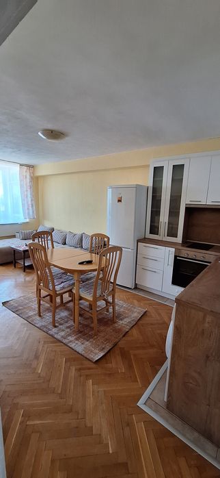 Под наем ДОБРИЧ две спални + всекидневна