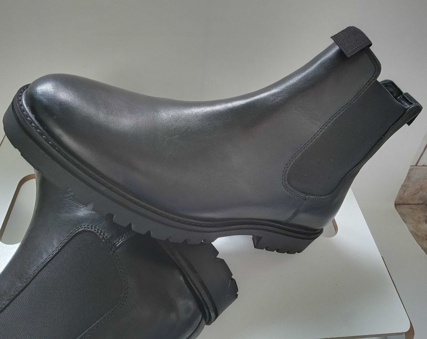 Ghete chelsea 42 42.5 43 plain toe ZIGN London piele moale NOU