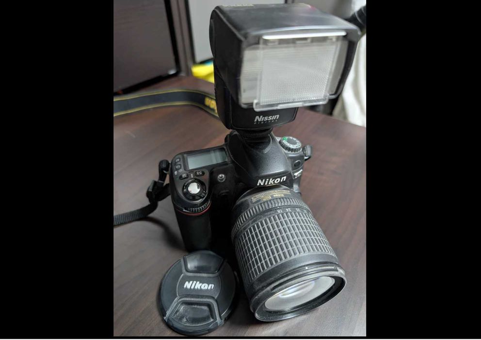 Nikon D80 DSLR + Obiectiv 18-135mm DX + Blitz Speedlite DI-466