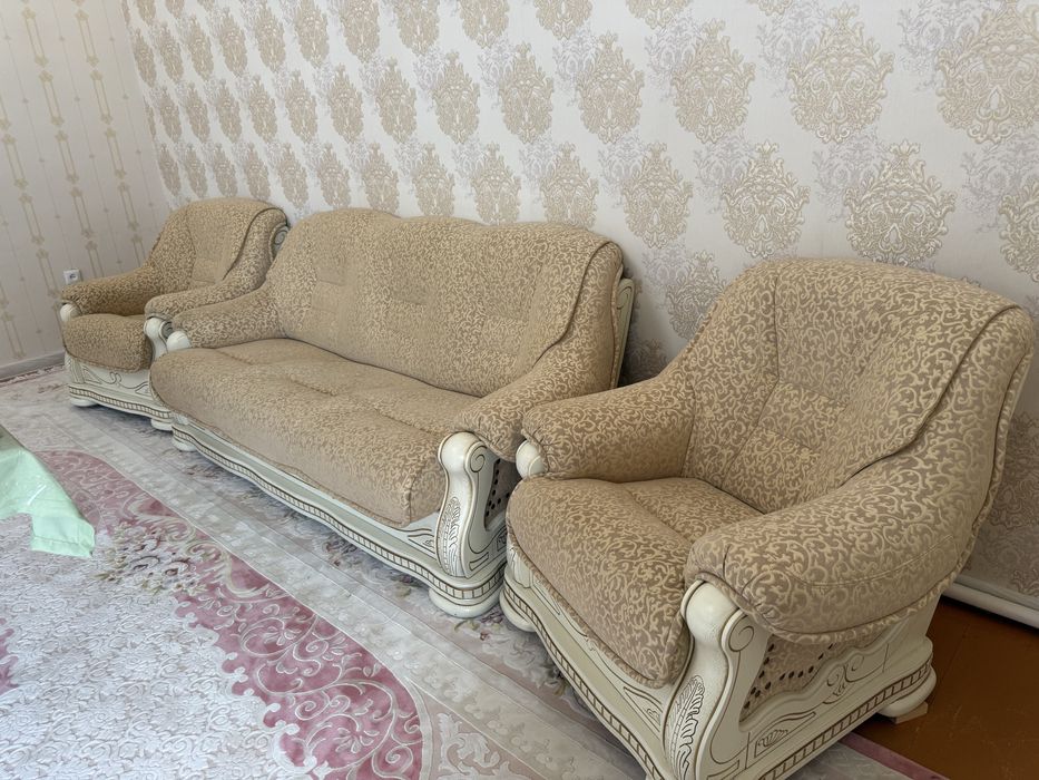 Диван с креслами