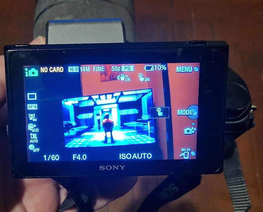 Продавам цифров фотоапарат SONY NEX-5R