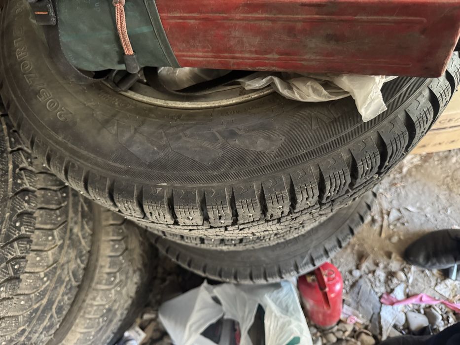 Nokian 205/70/15
