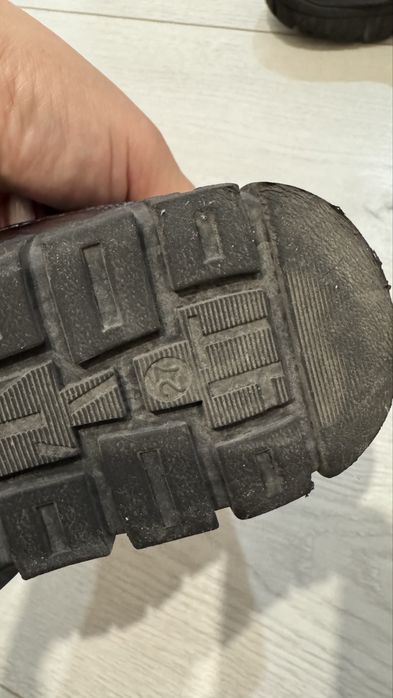 Продам сапожки демисезонные