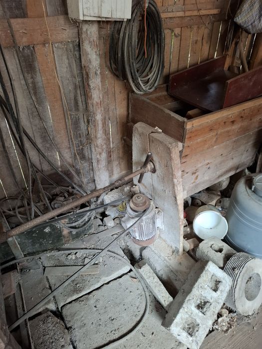 Moară cu pietre cu motor trifazat adaptat la monofazic ieftină