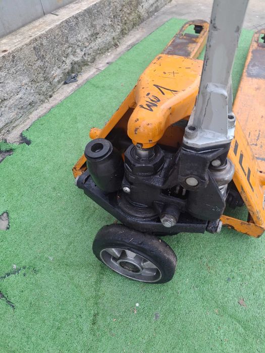 Палетна количка 2500 Кг