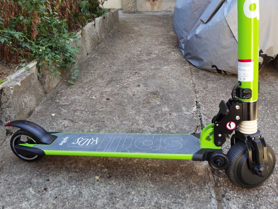 Детски електрически скутер/тротинетка