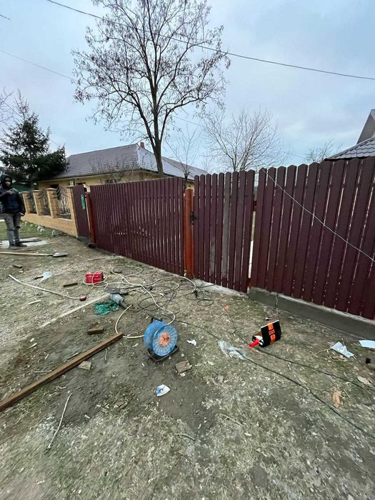 Garduri din panou stil jaluzele, sipca metalica, tabla, plasa si BCA