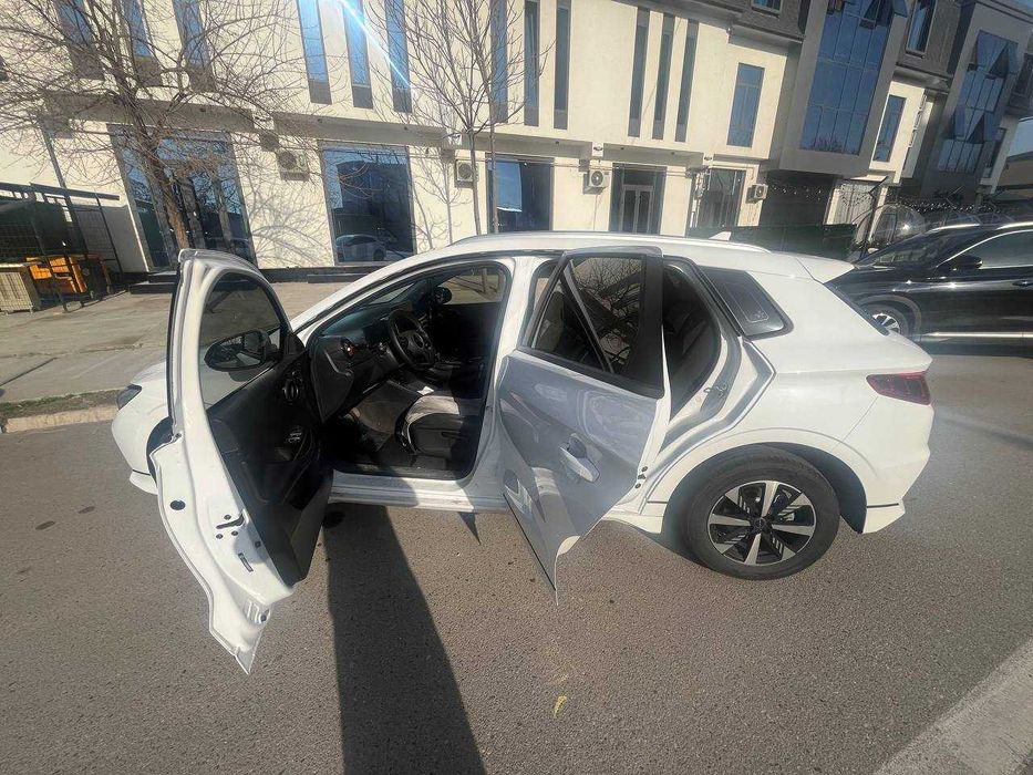 Продам BYD E2 LUXE EV 405km, официальный.