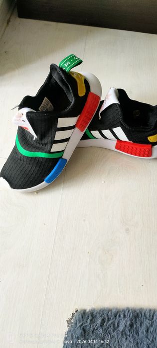Vand adidași copii,marimi,31 32,33,34,pret40 lei negociabil