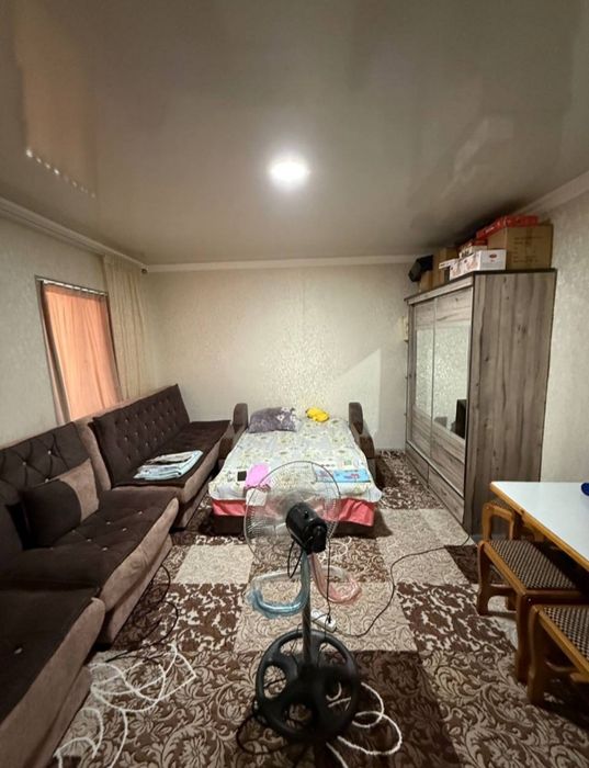 Уй сотилади 500 када