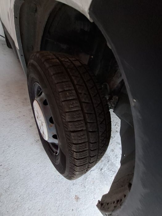 Vind pegeot boxer an de fabricație 2007 motot 2200 dizel cu 3 locuri .trebuie înlocuită Cutia de viteze