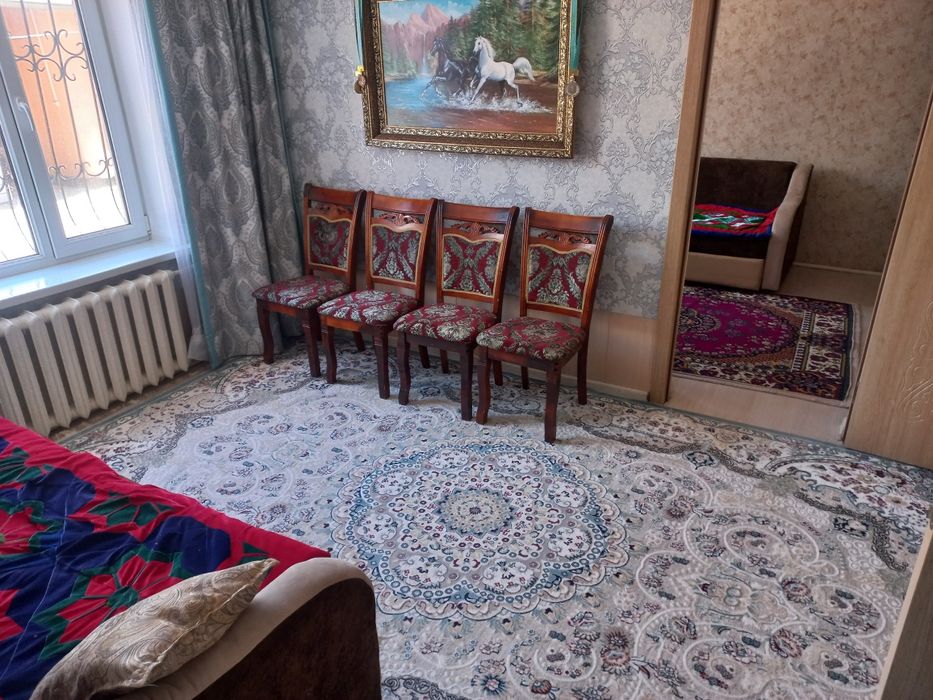 Дом двухэтажный в центре