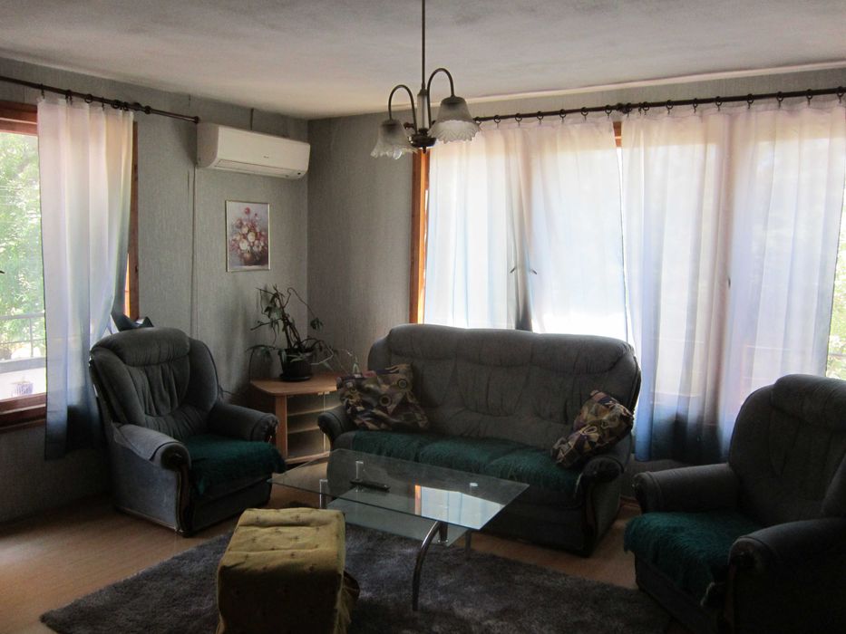 Дава се под наем Двустаен апартамент в Бургас, Възраждане - 85 кв.м за 127.5 € - Снимка #6