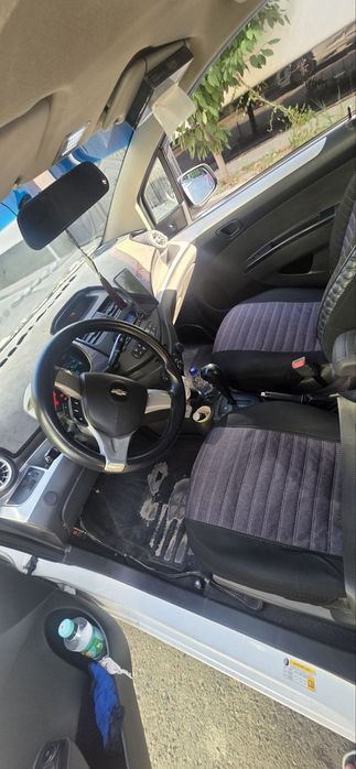Chevrolet spark sotiladi