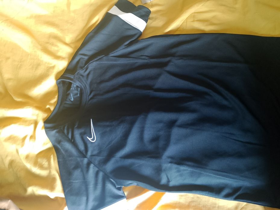 Чисто нови тениска иNike от 158 до 170см