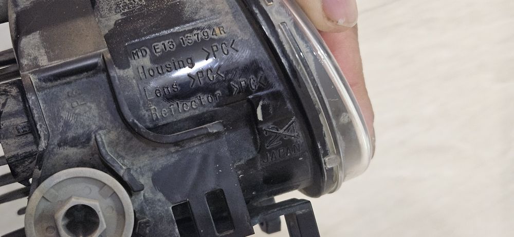 Продам противотуманные фары Camry 70/75 оригинал