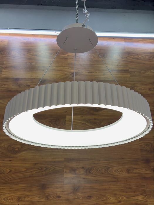 Хайтек люстра 2026 дизайн