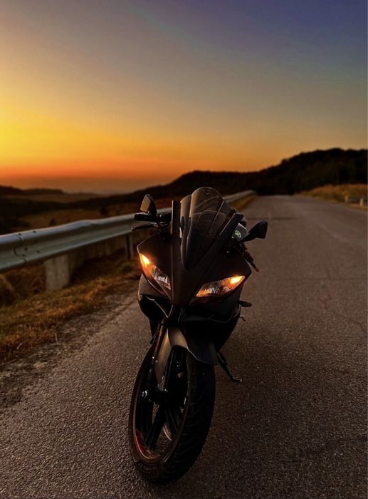 Motocicleta Yamaha YZF   R125