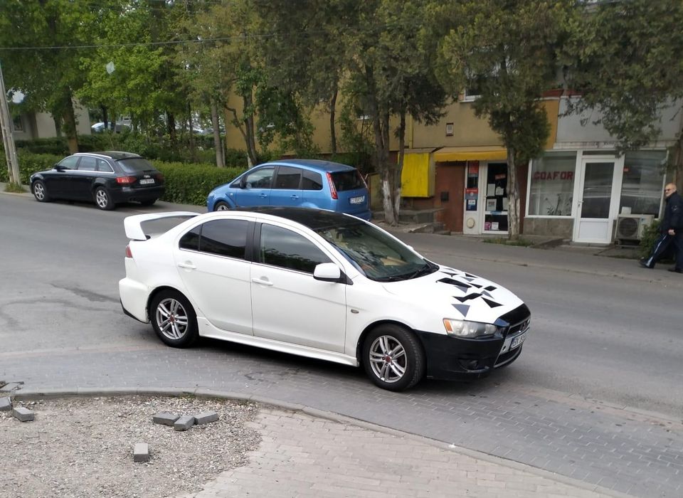 Vând /Schimb cu Boxe Active/Pasive.. Mitsubishi Lancer generația 2008 -2010