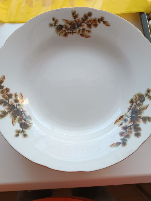 Продам суповые тарелки