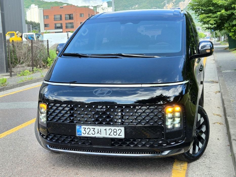 Hyundai Staria 1.6 Turbo Hybrid Lounge