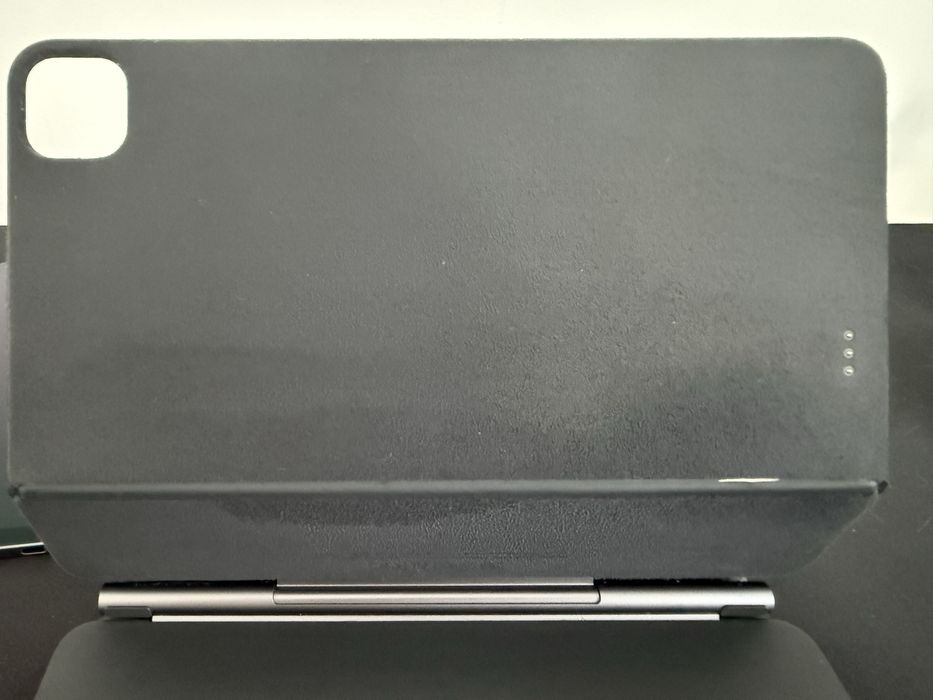 Apple iPad Air Gen. 4 + tastatura Magic Keyboard