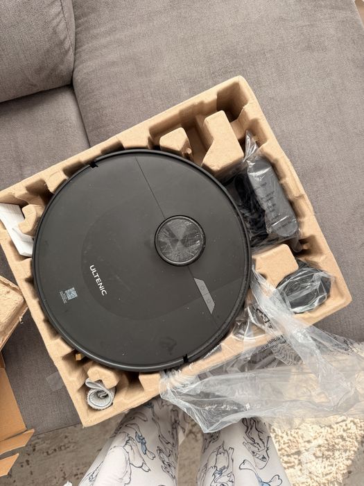 Robot de aspirare Ultenic D10 cu functie de aspirare si mop.
