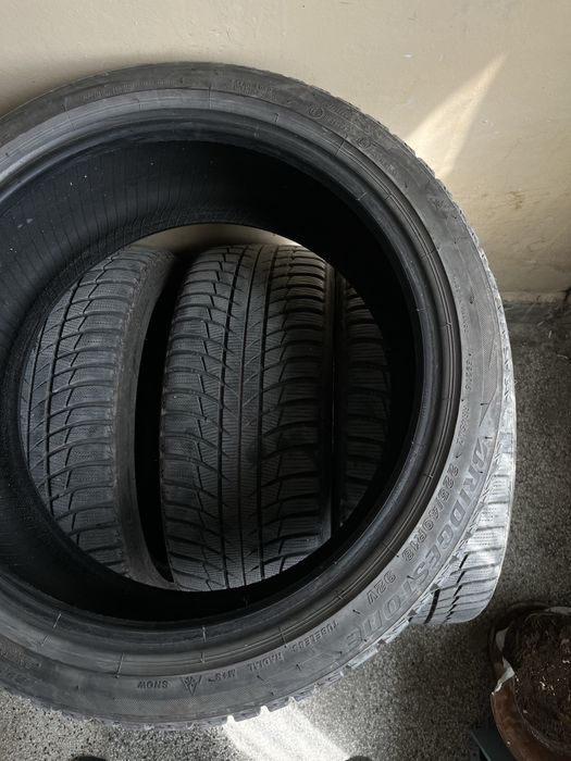 Зимни  гуми Bridgestone 225/40/18