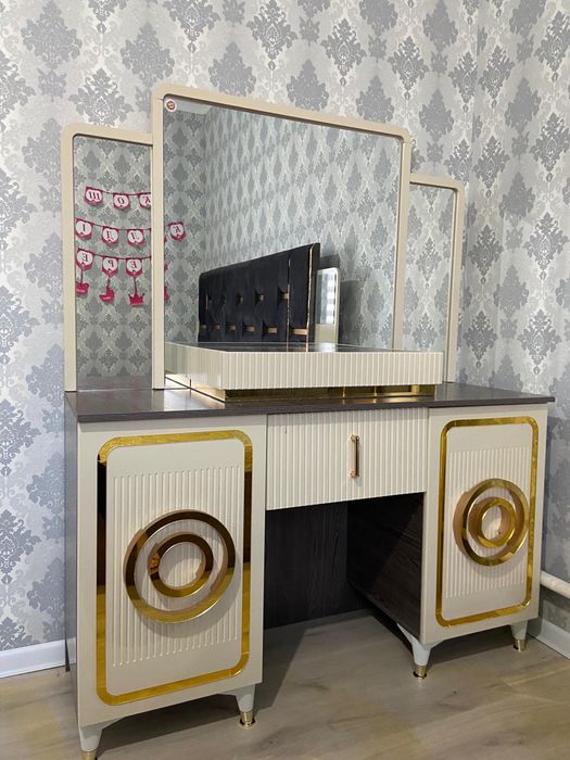 Спальный гарнитур, полный комплект. Мебель .