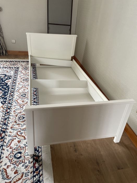 Отдам даром кровать 80/200 с матрасом