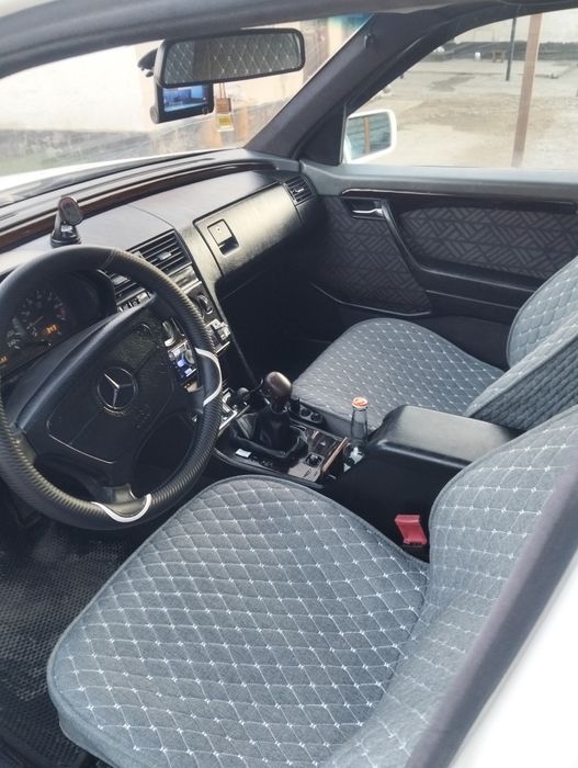 Авто машина мерс с200