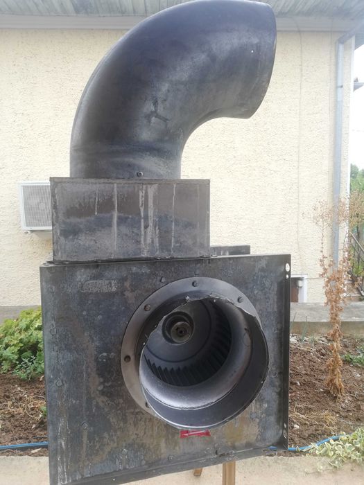 Почистване на филтри за аспирации на професионални кухни.