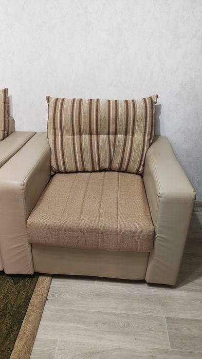 Продам диван угловой+кресло